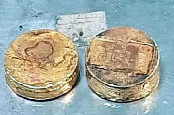 കരിപ്പൂരിൽ 2.34 കോടിയുടെ സ്വർണം പിടികൂടി കരിപ്പൂരിൽ 2.34 കോടിയുടെ സ്വർണം പിടികൂടി