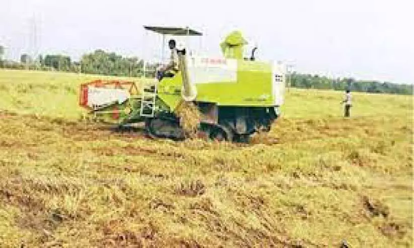 കൊയ്ത്ത് മെതി യന്ത്രങ്ങള് നശിക്കുന്നു; കിസാന്സഭ പ്രക്ഷോഭത്തിലേക്ക് കൊയ്ത്ത് മെതി യന്ത്രങ്ങള് നശിക്കുന്നു; കിസാന്സഭ പ്രക്ഷോഭത്തിലേക്ക്