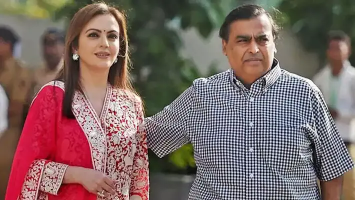 മുകേഷ് അംബാനിയും കുടുംബവും ലണ്ടനിലേക്ക് താമസം മാറ്റില്ല. വിശദീകരണവുമായി റിലയൻസ്