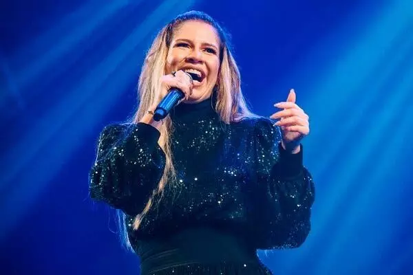 സംഗീത പരിപാടിക്കുള്ള യാത്രക്കിടെ യുവഗായിക വിമാനാപകടത്തിൽ മരിച്ചു