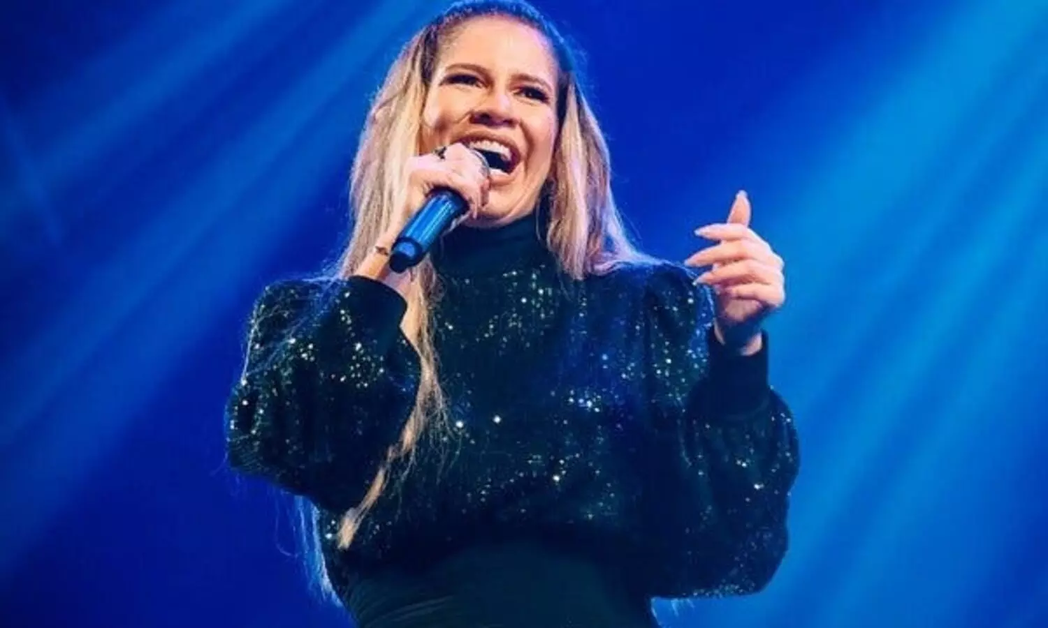 സംഗീത പരിപാടിക്കുള്ള യാത്രക്കിടെ യുവഗായിക വിമാനാപകടത്തിൽ മരിച്ചു