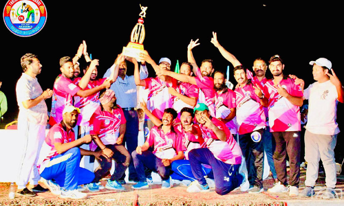 തൃ​ശൂ​ർ പ്രീ​മി​യ​ർ ലീ​ഗ്: കൊ​ടു​ങ്ങ​ല്ലൂ​ർ നൈ​റ്റ് റൈ​ഡേ​ഴ്സ് ജേ​താ​ക്ക​ളാ​യി