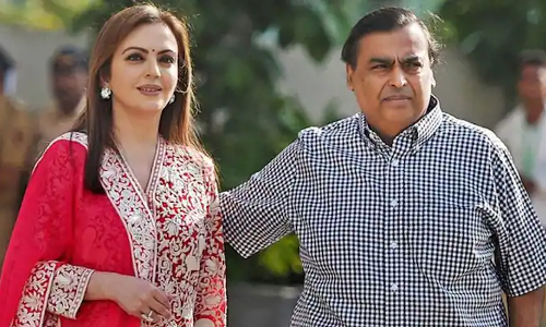 മുകേഷ് അംബാനിയും കുടുംബവും ലണ്ടനിലേക്ക് താമസം മാറ്റില്ല. വിശദീകരണവുമായി റിലയൻസ്