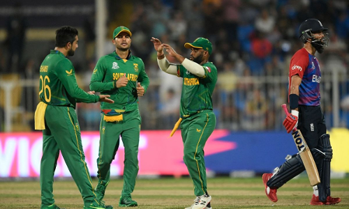 ജയിച്ചിട്ടും ​ദക്ഷി​ണാ​ഫ്രി​ക്ക സെമി കാണാതെ പുറത്ത്; ഗ്രൂപ്​ ജേതാക്കളായി ഇംഗ്ലണ്ട്​