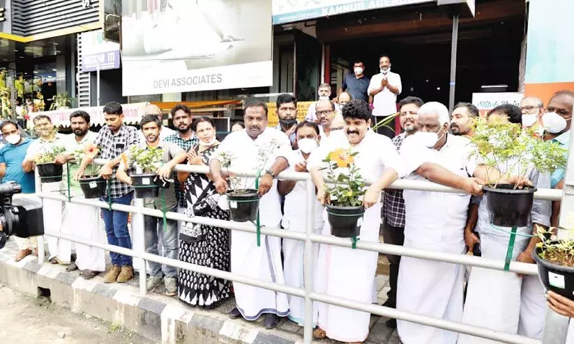 നഗരം സുന്ദരമാകട്ടെ, കൽപറ്റയിൽ ഇനി വസന്തം വിരിയട്ടെ... നഗരം സുന്ദരമാകട്ടെ, കൽപറ്റയിൽ ഇനി വസന്തം വിരിയട്ടെ...