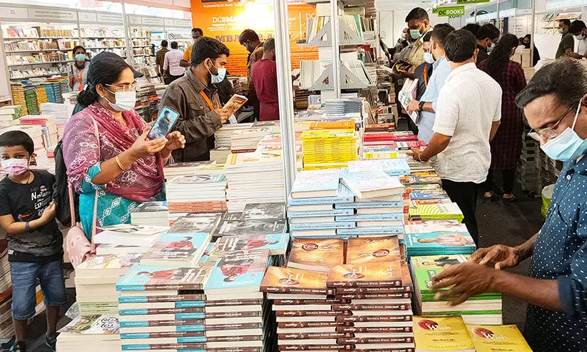 പുസ്തകപ്പെരുമയിൽ ഷാർജ ബുക്ഫെയർ ഒന്നാമത് പുസ്തകപ്പെരുമയിൽ ഷാർജ ബുക്ഫെയർ ഒന്നാമത്