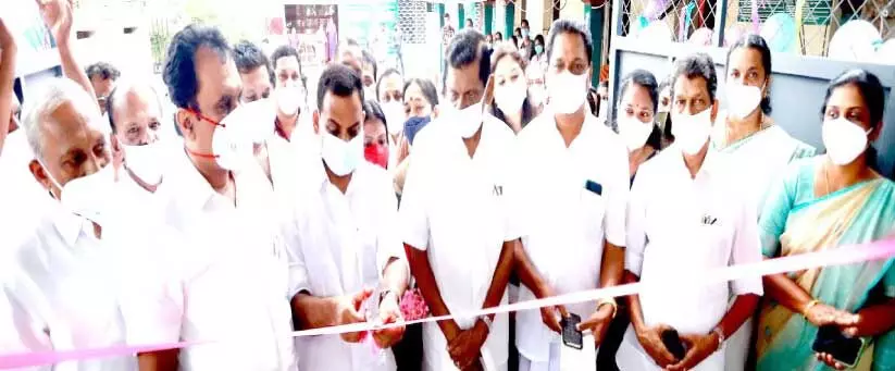 ഇടുക്കി ജില്ല ആശുപത്രിയിൽ ഓക്സിജന് പ്ലാൻറ് ഇടുക്കി ജില്ല ആശുപത്രിയിൽ ഓക്സിജന് പ്ലാൻറ്