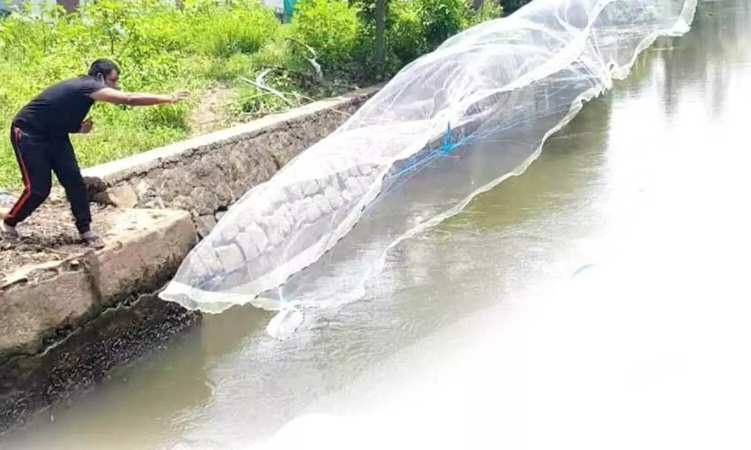 ഉൾവലിഞ്ഞ്​ ഉൾനാടൻ മീൻപിടിത്തം; പ​ര​മ്പ​രാ​ഗ​ത മീ​ൻ​പി​ടി​ത്ത മാ​ർ​ഗ​ങ്ങ​ൾ ഓ​ർ​മ​യാ​കു​ന്നു