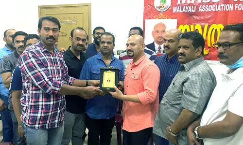 ഡാ​ജ​ൻ ഡാ​നി എ​ബ്ര​ഹാ​മി​ന് യാ​ത്ര​യ​യ​പ്പ്​​ ന​ൽ​കി