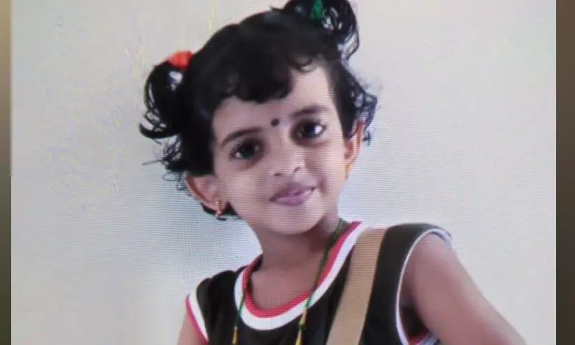 സെപ്റ്റിക് ടാങ്കിനായെടുത്ത കുഴിയിൽ വീണ് നാലുവയസുകാരിക്ക് ദാരുണാന്ത്യം സെപ്റ്റിക് ടാങ്കിനായെടുത്ത കുഴിയിൽ വീണ് നാലുവയസുകാരിക്ക് ദാരുണാന്ത്യം