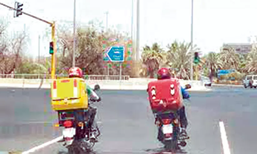 പ്ര​ധാ​ന റോ​ഡു​ക​ളി​ൽ ഡെ​ലി​വ​റി ബൈ​ക്ക്​ നി​രോ​ധ​നം പ്രാ​ബ​ല്യ​ത്തി​ൽ