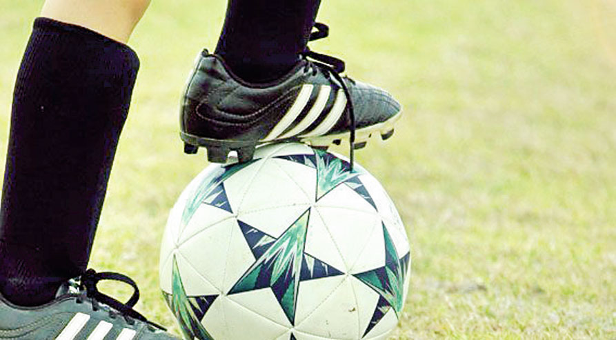 ആവേശത്തിന് കിക്കോഫ്; ബൂട്ടുകെട്ടി ഗൾഫ് മാധ്യമവും ആവേശത്തിന് കിക്കോഫ്; ബൂട്ടുകെട്ടി ഗൾഫ് മാധ്യമവും