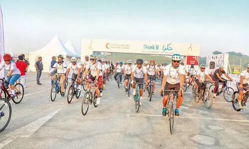 കോ​വി​ഡ്​​ പോ​രാ​ളി​ക​ൾ​ക്ക്​ റെ​ഡ്​ ക്ര​സ​ൻ​റ്​​ ആ​ദ​രം