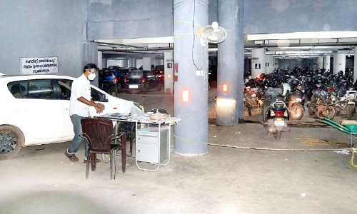 വണ്ടി നിർത്താൻ അനധികൃത ഫീസ്:​ നടപടി ശക്തമാക്കാൻ നഗരസഭ