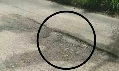 പേരിനുവേണ്ടി പണി തീർത്തു; നാട്ടുകാർക്ക് പണി കൊടുത്ത് റോഡുകൾ