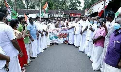 ചെങ്ങന്നൂർ നഗരസഭാ സെക്രട്ടറി വിഷയത്തിൽ മന്ത്രിയുടെ ഓഫിസിലേക്ക് യു.ഡി.എഫ് മാർച്ച്
