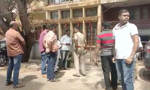 നിർബന്ധിത മതപരിവർത്തനം ആരോപിച്ച് പാസ്റ്ററെ ഹിന്ദുത്വ പ്രവർത്തകർ പൂട്ടിയിട്ടു