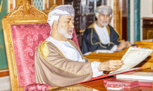 ഇന്ധന വില സ്ഥിരപ്പെടുത്താൻ ഒമാൻ സുൽത്താെൻറ നിർദേശം ഇന്ധന വില സ്ഥിരപ്പെടുത്താൻ ഒമാൻ സുൽത്താെൻറ നിർദേശം