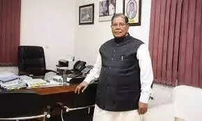 മുസ്​ലിംകൾ വിക്​ടിംഹുഡ്​ സിൻഡ്രത്തിൽ വീഴരുത്​; പുതിയ പുസ്​തകത്തിൽ മുൻ കേന്ദ്ര മന്ത്രി റഹ്​മാൻ ഖാൻ