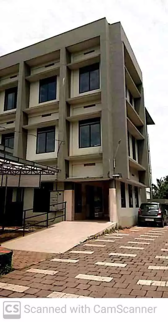 കോടികൾ ചെലവഴിച്ച ആശുപത്രി കെട്ടിടം നോക്ക്കുത്തി; വർഷങ്ങളായി കിടത്തി ചികിത്സയുമില്ല