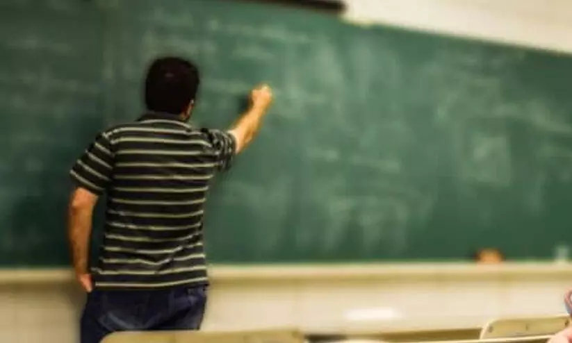 വരൂ, കേരള കേന്ദ്ര വാഴ്​സിറ്റിയിൽ അധ്യാപകരാകാം; 71 ഒഴിവ്​, ഓ​ണ്‍ലൈ​നാ​യി അ​പേ​ക്ഷി​ക്കാം