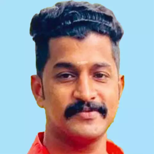 കാ​റും സ്കൂ​ട്ട​റും കൂ​ട്ടി​യി​ടി​ച്ച് യു​വാ​വ്​ മ​രി​ച്ചു
