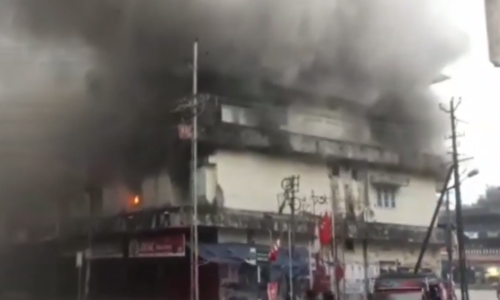 കോതമംഗലം ബസ് സ്റ്റാ​ൻ​ഡ് കെ​ട്ടി​ട​ത്തി​ൽ വ​ൻ തീ​പി​ടി​ത്തം