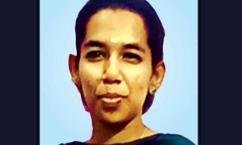 വി​വാ​ഹ നി​ശ്ച​യത്തിന് പിന്നാലെ യു​വ​തി കു​ള​ത്തി​ല്‍ മ​രി​ച്ച നി​ല​യി​ല്‍