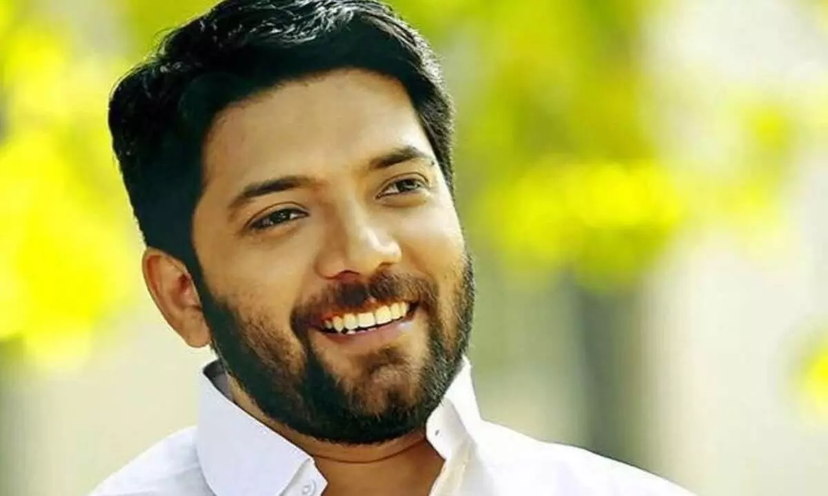 സക്കറിയയെ ഡിഫിക്കാർ തല്ലിയത് ആവിഷ്കാര സ്വാതന്ത്ര്യമാണോ -ഷാഫി പറമ്പിൽ സക്കറിയയെ ഡിഫിക്കാർ തല്ലിയത് ആവിഷ്കാര സ്വാതന്ത്ര്യമാണോ -ഷാഫി പറമ്പിൽ