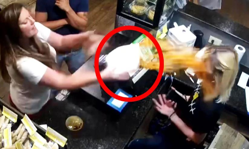 Angry restaurant customer throws steaming soup in managers face Video