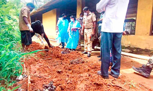 മറവ് ചെയ്ത നായ്ക്കളുടെ ജഡം പുറത്തെടുത്ത് പോസ്​റ്റ്​മോർട്ടം നടത്തി
