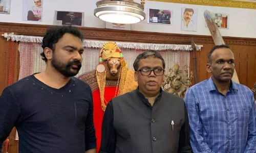 ബെഹ്റയും മനോജ് എബ്രഹാമും എന്തിന് മോൻസണിന്‍റെ വീട്ടിൽ പോയി? വിമർശനമുന്നയിച്ച് ഹൈകോടതി