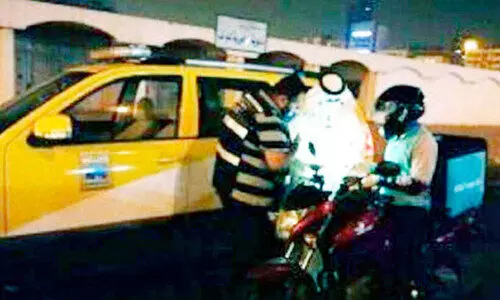 വി​ല​ക്ക്​ ലം​ഘി​ച്ച്​ സ​ർ​വി​സ്​:  180 ഡെ​ലി​വ​റി ബൈ​ക്കു​ക​ൾ പി​ടി​ച്ചെ​ടു​ത്തു