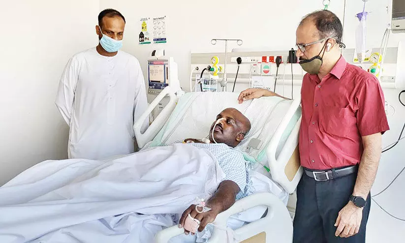 ആ​ശു​പ​ത്രി​യും കോ​ൺ​സു​ലേ​റ്റും സ​ഹാ​യി​ച്ചു; സ​ന്തോ​ഷ്​ നാ​ട​ണ​ഞ്ഞു