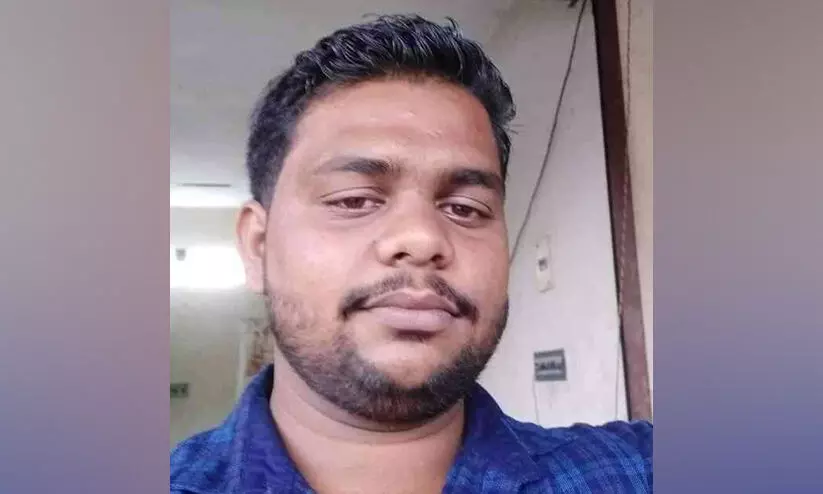 റോഡിൽ അലഞ്ഞുതിരിഞ്ഞ പോത്തിനെ ഇടിച്ച് ബൈക്ക് യാത്രികൻ മരിച്ചു