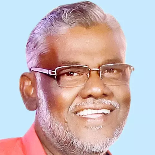 ച​ന്ദ്ര​ൻ