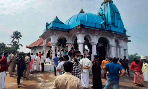 നിത്യാനന്ദാശ്രമത്തെ ചൊല്ലി തർക്കം; വി​ശ്വാ​സി​ക​ൾ ട്ര​സ്​​റ്റ്​ ബോ​ർ​ഡ് അം​ഗ​ങ്ങ​ളെ പൂ​ട്ടി​യി​ട്ടു