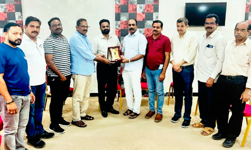 യാ​ത്ര​യ​യ​പ്പ് ന​ൽ​കി