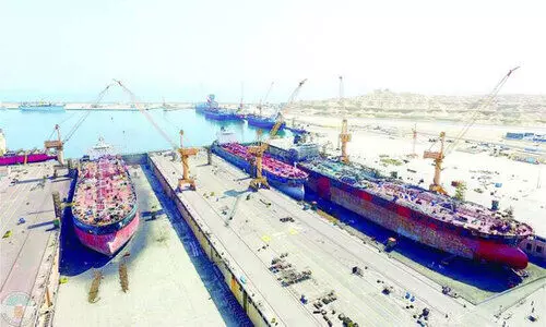 അസ്യാദ് ഡ്രൈലോക്കിൽ നടന്നത്​ ആയിരക്കണക്കിന്​ കപ്പലുകളുടെ അറ്റകുറ്റപ്പണി