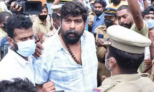 നടൻ ജോജു ജോർജിനെതിരെ കേസെടുത്തു