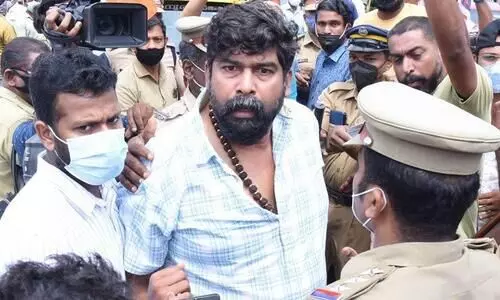 നട​​ന്‍റെ വാഹനം ആക്രമിച്ച രണ്ട്​ പേർക്കുകൂടി ജാമ്യം