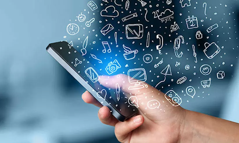 പാർക്കിങ് ഒഴിവ് കണ്ടെത്താൻ ആപ്പുമായി വിദ്യാർഥികൾ പാർക്കിങ് ഒഴിവ് കണ്ടെത്താൻ ആപ്പുമായി വിദ്യാർഥികൾ