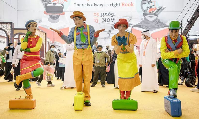 എ​ക്സ്പോ: വാ​യി​ക്കാ​ൻ പ്രോ​ത്സാ​ഹി​പ്പി​ച്ച് ലൈ​വ് കോ​മി​ക് മൈം