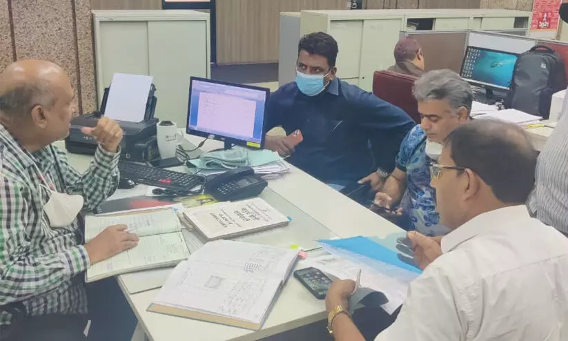 കുർള റെയിൽവേ സ്റ്റേഷനിൽ പാർക്കിങ് ചാർജ് കൊളള അവസാനിപ്പിക്കണം -എ.ഐ.കെ.എം.സി.സി മഹാരാഷ്ട്ര കുർള റെയിൽവേ സ്റ്റേഷനിൽ പാർക്കിങ് ചാർജ് കൊളള അവസാനിപ്പിക്കണം -എ.ഐ.കെ.എം.സി.സി മഹാരാഷ്ട്ര