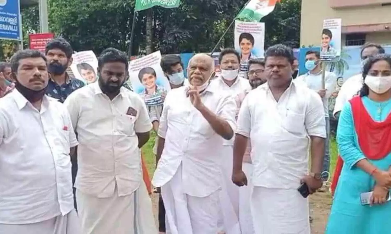 ചികിത്സ വൈകിയതോടെ അർബുദ ബാധിതനായ കുട്ടി മരിച്ചു; ​ ആരോഗ്യ കേന്ദ്രത്തിലേക്ക് മാർച്ച്