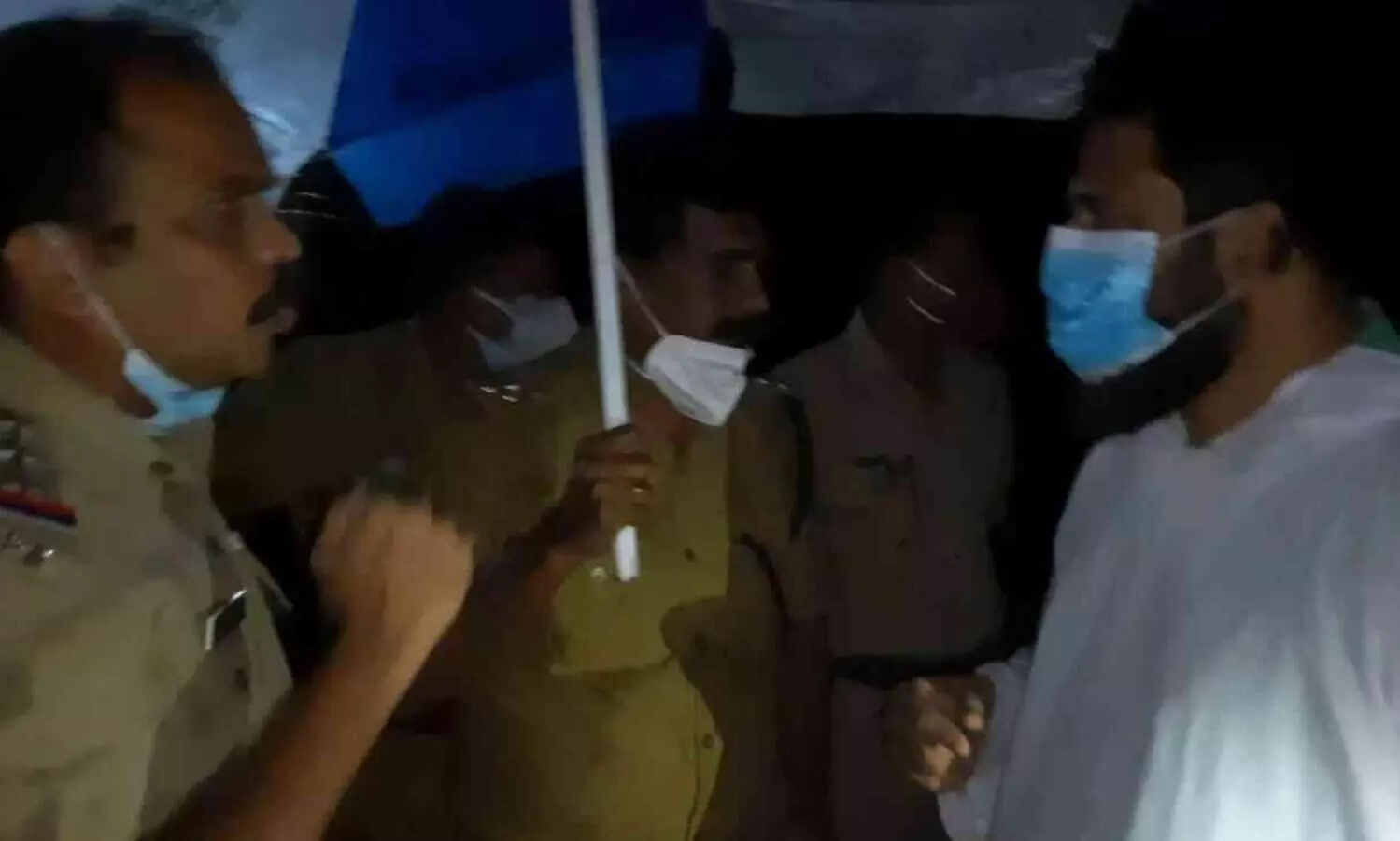 കല്ലറയും പരിസരവും വൃത്തിയാക്കാൻ എത്തിയ കുടുംബാംഗങ്ങളെ ഓർത്തഡോക്സ് പക്ഷം തടഞ്ഞു; കട്ടച്ചിറയിൽ യാക്കോബായ -ഓർത്തഡോക്സ് സംഘർഷം