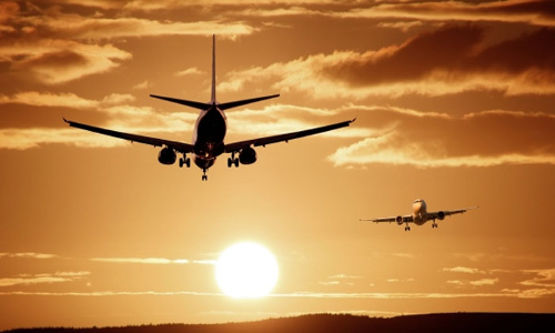 യാ​ത്ര​ക്കാ​ർ കൂ​ടി​യി​ട്ടും നിരക്ക് കുറക്കാതെ വിമാന കമ്പനികൾ