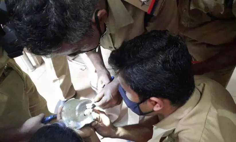 വിരൽ ജാറിൽ കുടുങ്ങിയ ആറു വയസുകാര​നെ അഗ്നിശമന സേന രക്ഷിച്ചു