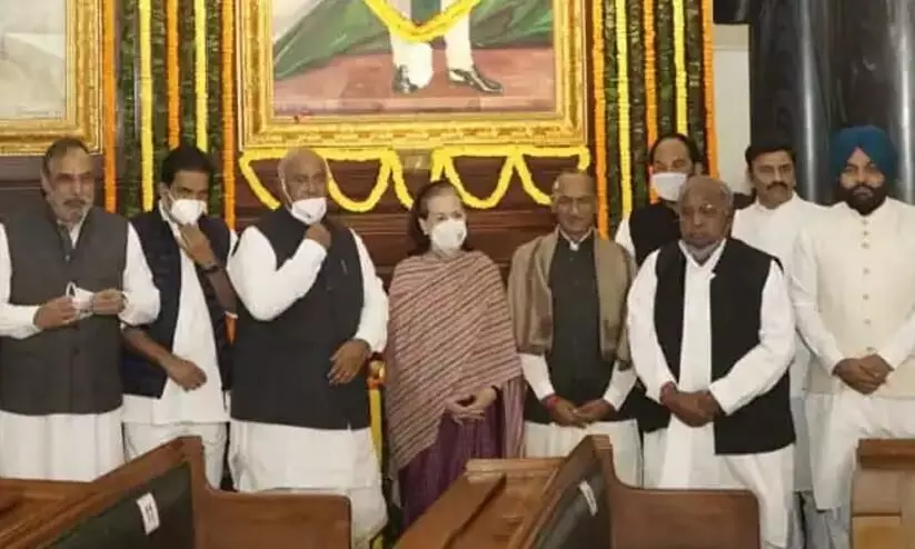 Congress Fumes As Senior Ministers Veep Speaker Skip Nehru Anniversary