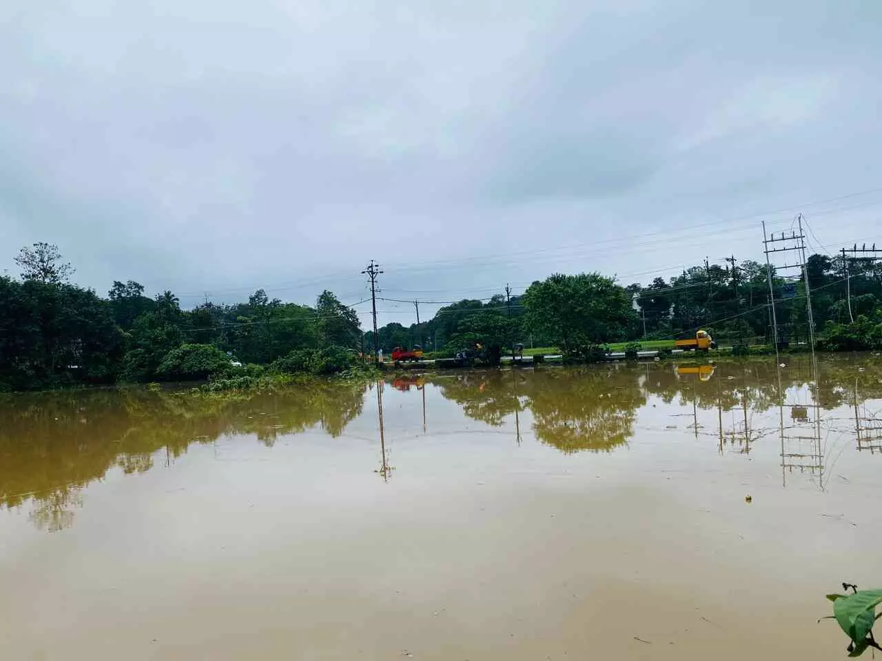 കനത്ത മഴ; റാന്നി താലൂക്കിലെ താഴ്ന്ന പ്രദേശങ്ങൾ വെള്ളത്തിൽ മുങ്ങി കനത്ത മഴ; റാന്നി താലൂക്കിലെ താഴ്ന്ന പ്രദേശങ്ങൾ വെള്ളത്തിൽ മുങ്ങി